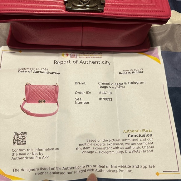 Chanel Le boy bag in nice pink color and gun metal hardware. - Picture 13 of 15